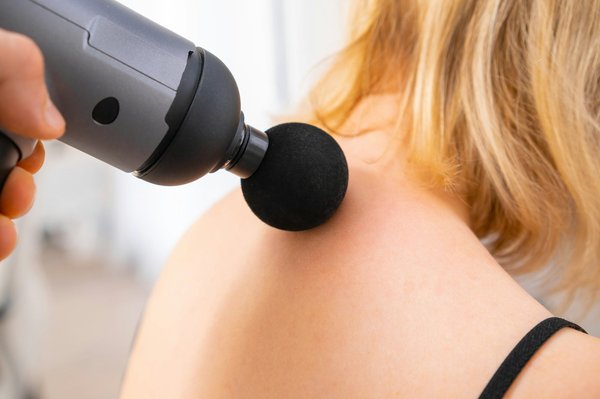 Découvrez comment le pistolet de massage izigun peut apaiser vos douleurs